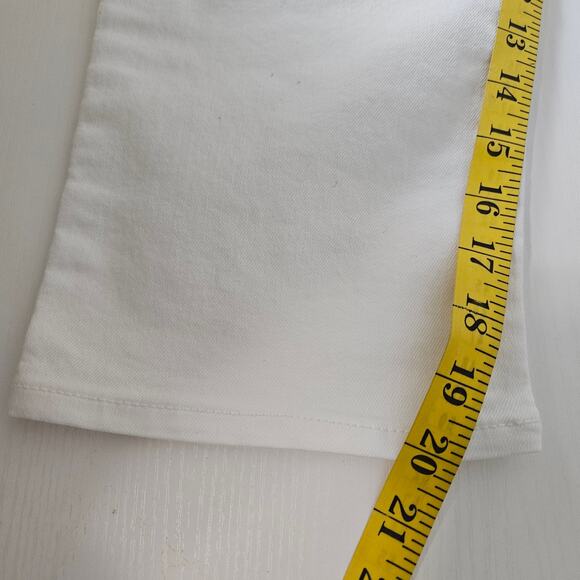 Old Navy Women's Mid-Rise "WOW" White Cropped Jeans Sz 6 Cotton Blend - Picture 8 of 8